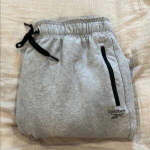 Reebok Men’s Sweatpants | Size Medium | Gray